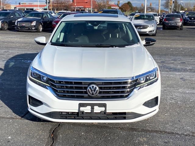 2022 Volkswagen Passat 2.0T Limited photo 2