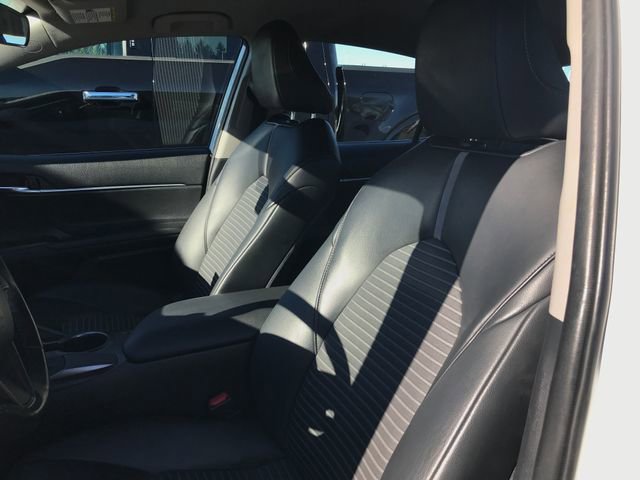 2022 Toyota Camry SE photo 4