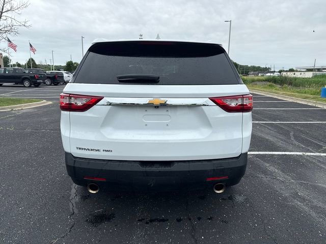 2021 Chevrolet Traverse LS photo 2