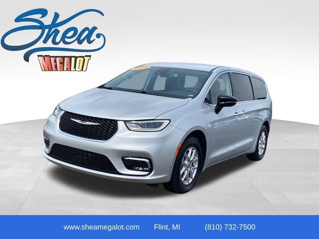 2024 Chrysler Pacifica Touring L's photo