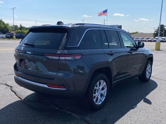 2023 Jeep Grand Cherokee Limited photo 3