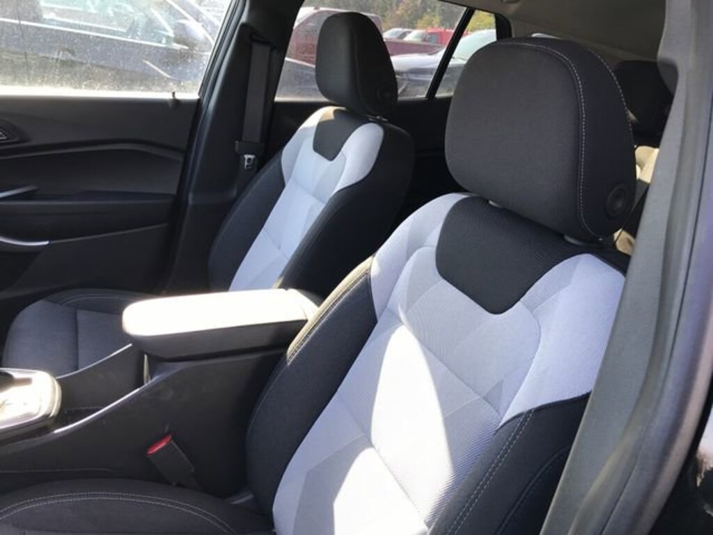 Used 2025 Chevrolet Trax LS SUV