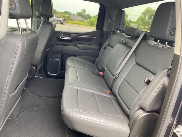 2026 GMC Sierra 1500 SLT - Photo 15
