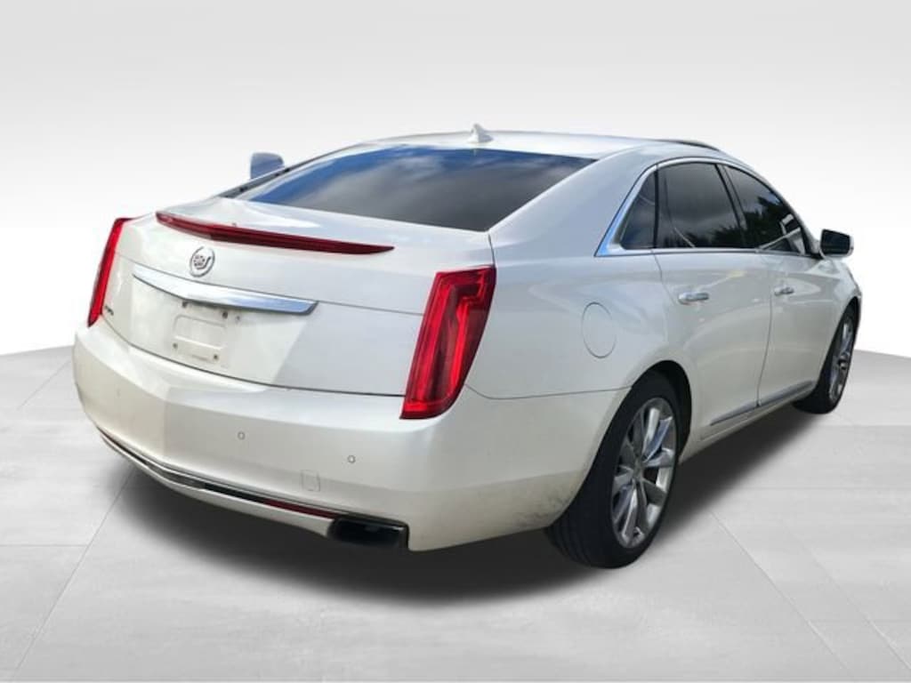 Used 2014 CADILLAC XTS Luxury Car