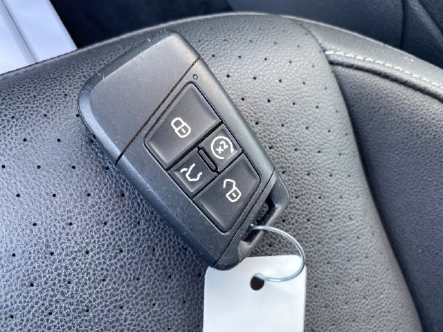 2024 Volkswagen Jetta SE - Photo 23