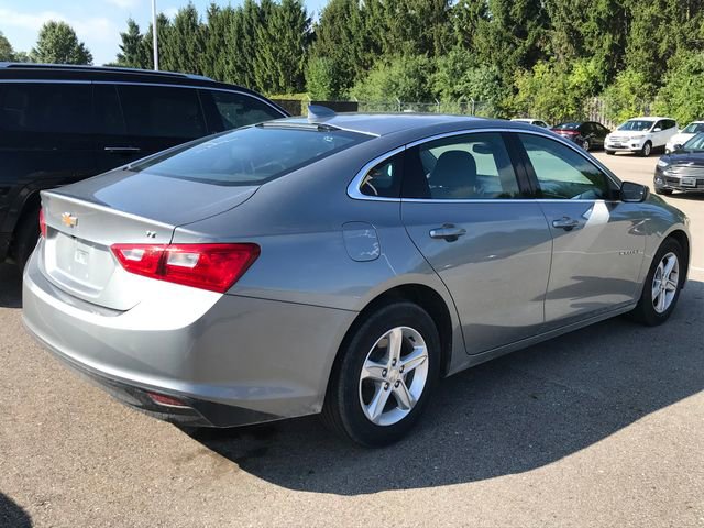 2023 Chevrolet Malibu 1LT photo 2