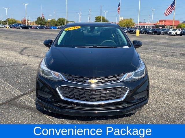 2016 Chevrolet Cruze LT photo 2