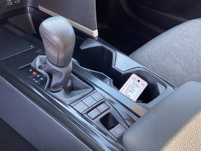 2025 Toyota Camry LE - Photo 12