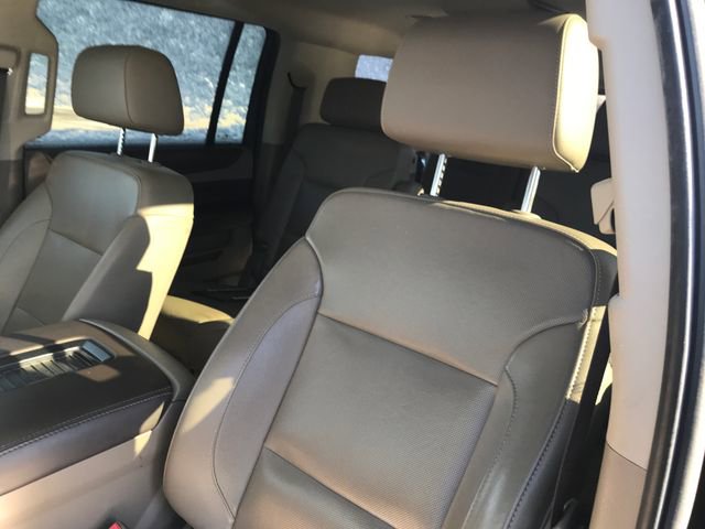 2018 Chevrolet Suburban Premier photo 3