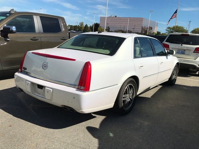 2007 Cadillac DTS Luxury I photo 2