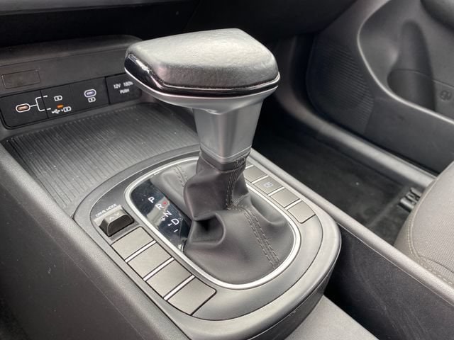 2025 Hyundai Kona SEL - Photo 13