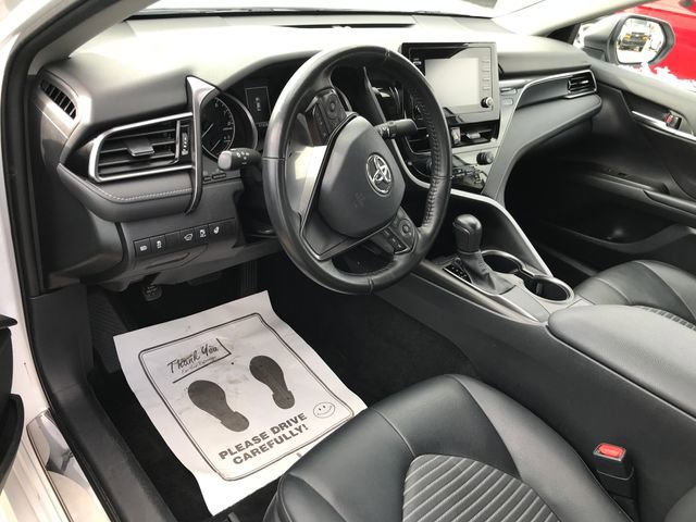 2023 Toyota Camry SE photo 3