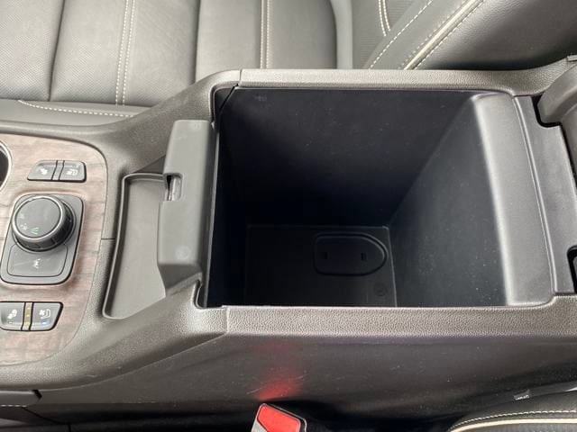2023 GMC Acadia Denali - Photo 9