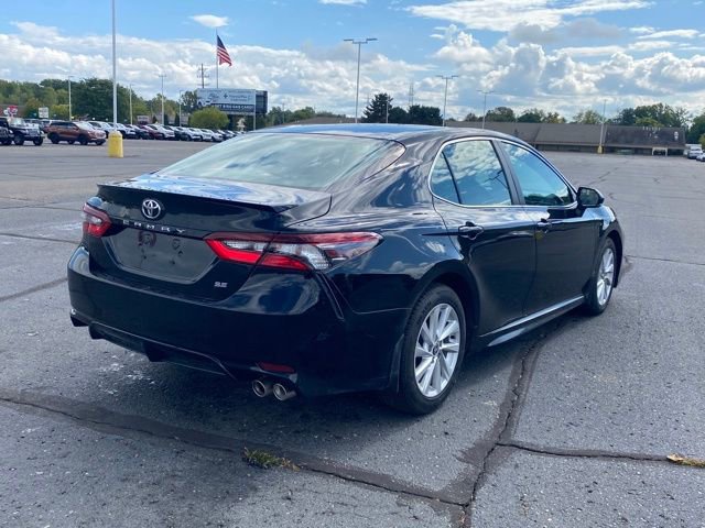 2023 Toyota Camry SE photo 3