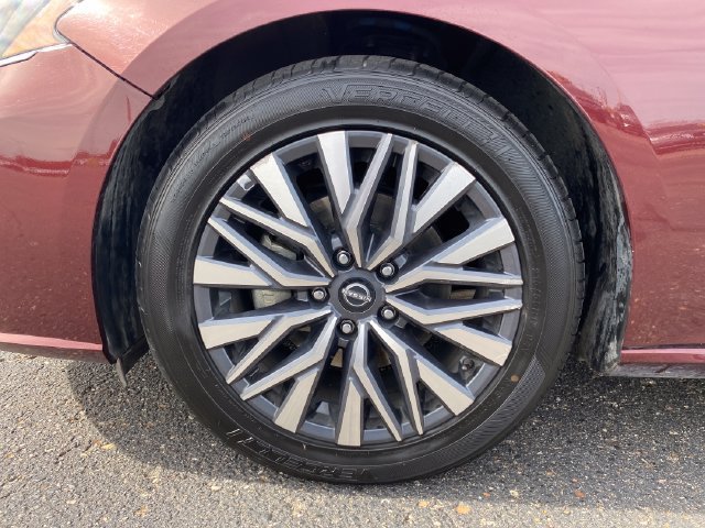 2025 Nissan Altima SV - Photo 21