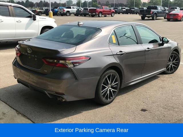 2022 Toyota Camry SE photo 2