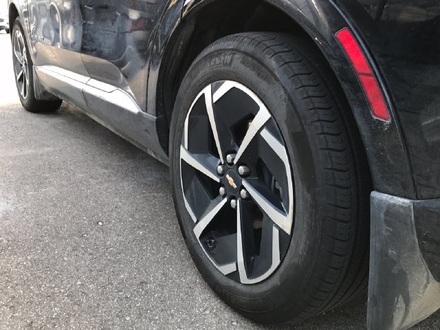 2024 Chevrolet Equinox EV LT - Photo 37