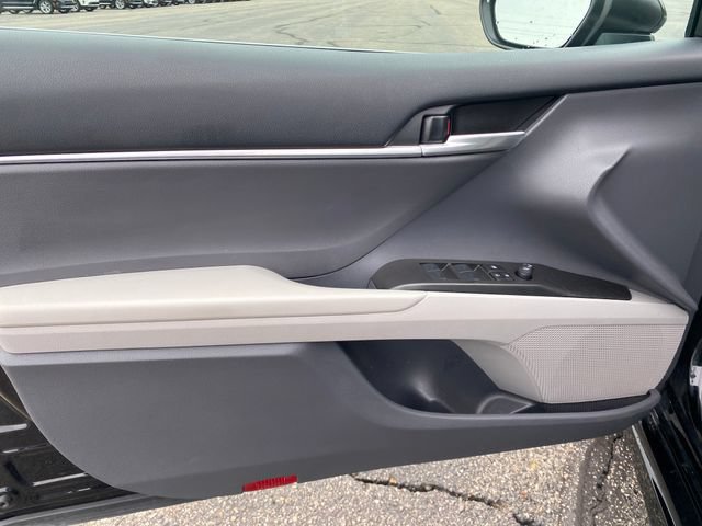 2023 Toyota Camry SE - Photo 15