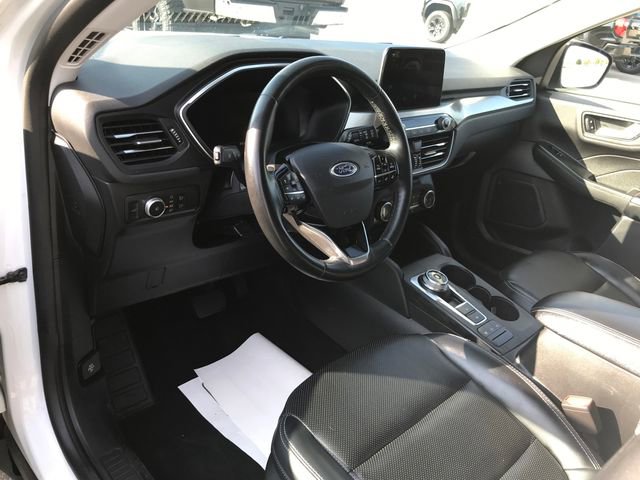 2022 Ford Escape Titanium photo 3