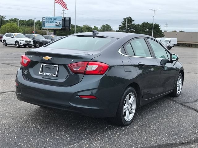Used 2018 Chevrolet Cruze LT with VIN 1G1BE5SM2J7158977 for sale in Flint Township, MI