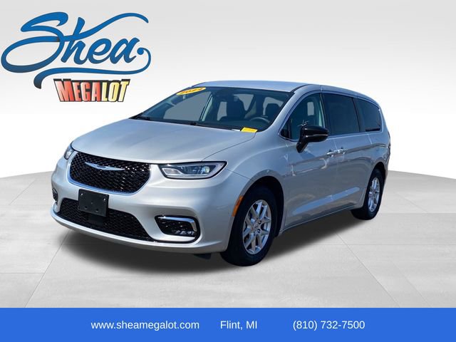 2024 Chrysler Pacifica Touring L's photo