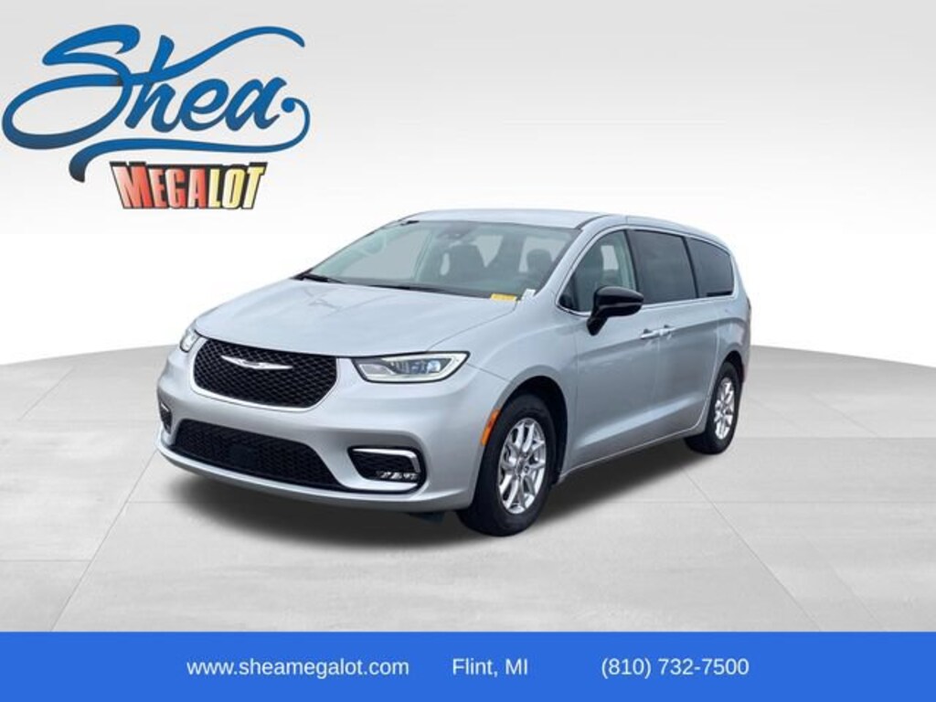 Used 2024 Chrysler Pacifica Touring L