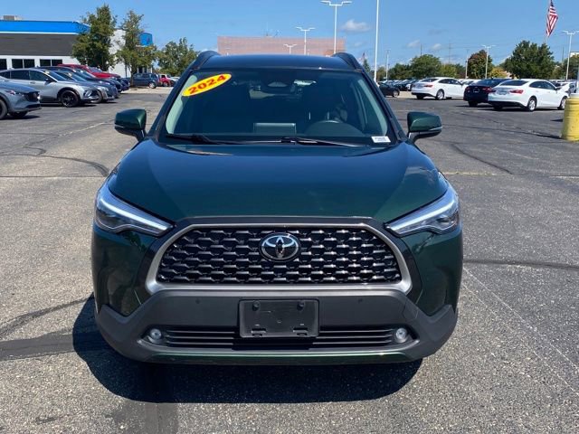 2024 Toyota Corolla Cross XLE photo 2