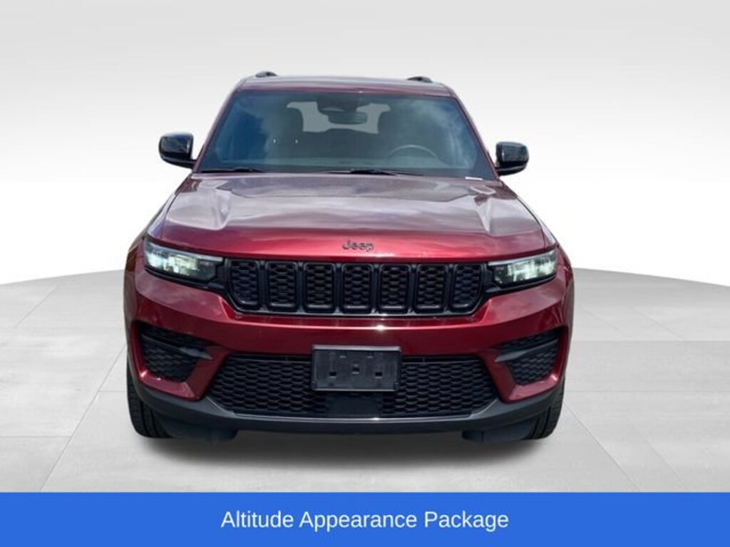 Used 2023 Jeep Grand Cherokee Laredo
