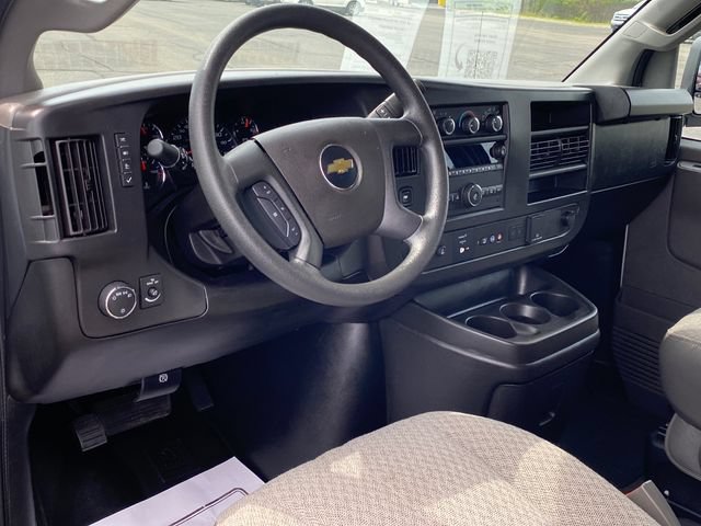 2025 Chevrolet Express Passenger 6