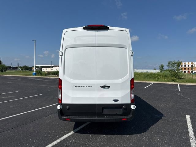 2024 Ford Transit photo 2
