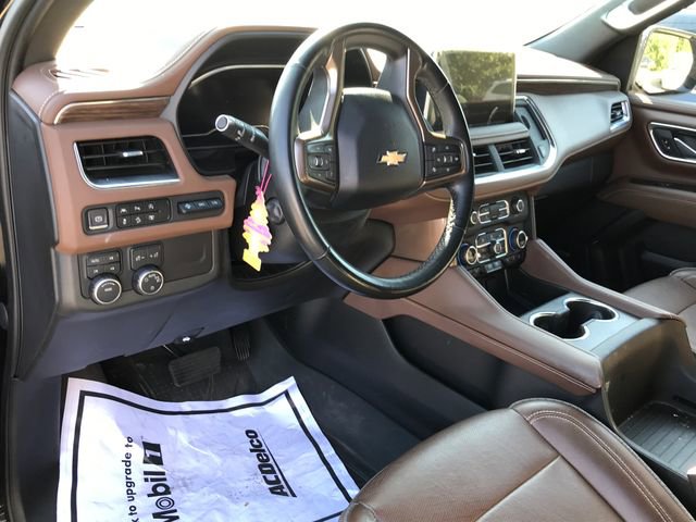 2023 Chevrolet Suburban High Country photo 2