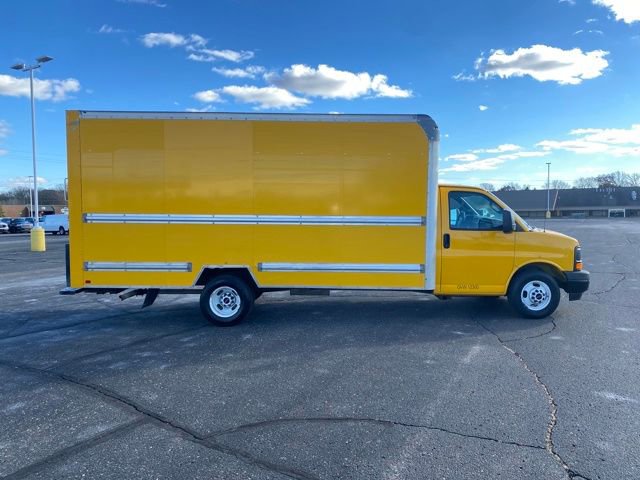 2017 Gmc Savana Cutaway 3500 photo 3