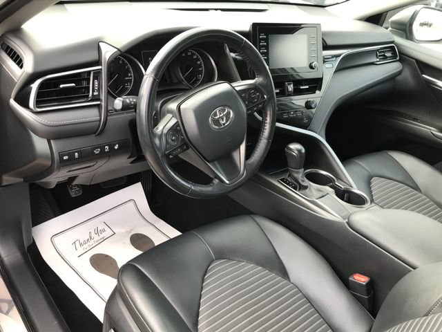 2022 Toyota Camry SE photo 3