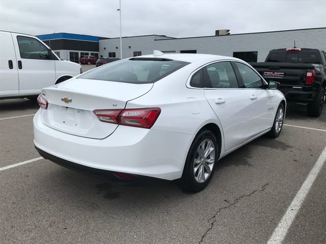 2022 Chevrolet Malibu 1LT photo 2