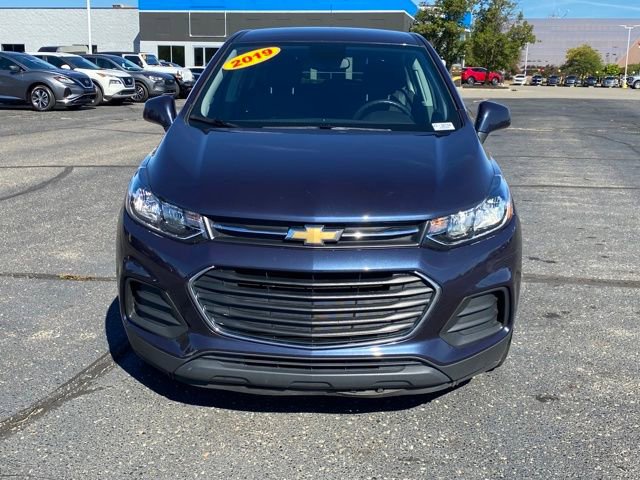 2019 Chevrolet Trax LS photo 2
