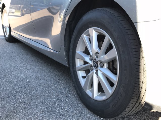 2025 Toyota Camry LE - Photo 35