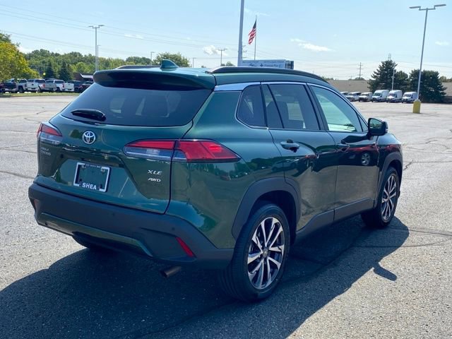 2024 Toyota Corolla Cross XLE photo 3
