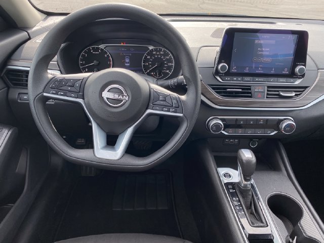 2025 Nissan Altima SV - Photo 7