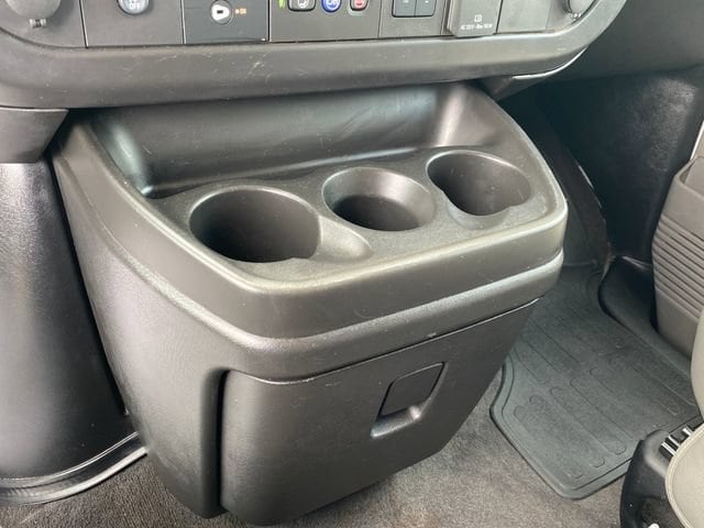 2025 Chevrolet Express Passenger 12