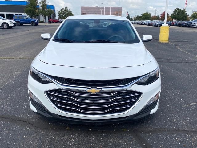 2022 Chevrolet Malibu 1LT photo 2