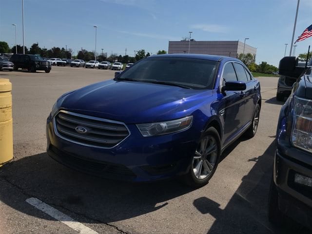 2015 Ford Taurus SEL FWD's photo