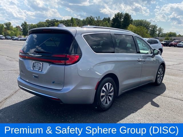 2021 Chrysler Pacifica Hybrid Touring L photo 3