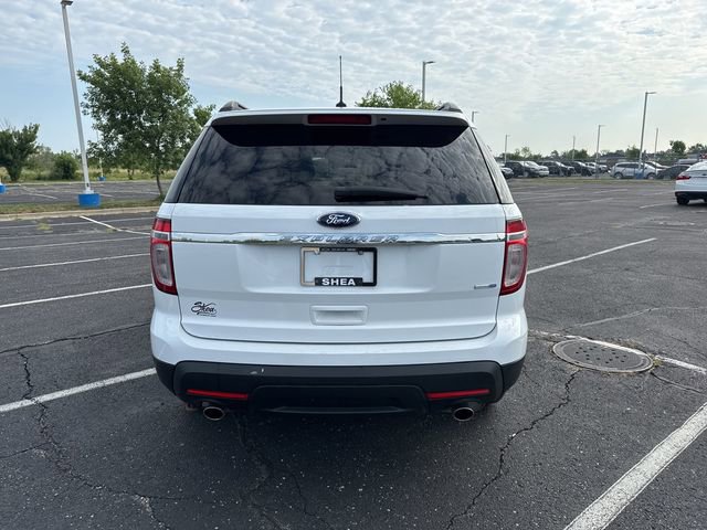 2015 Ford Explorer Base photo 4