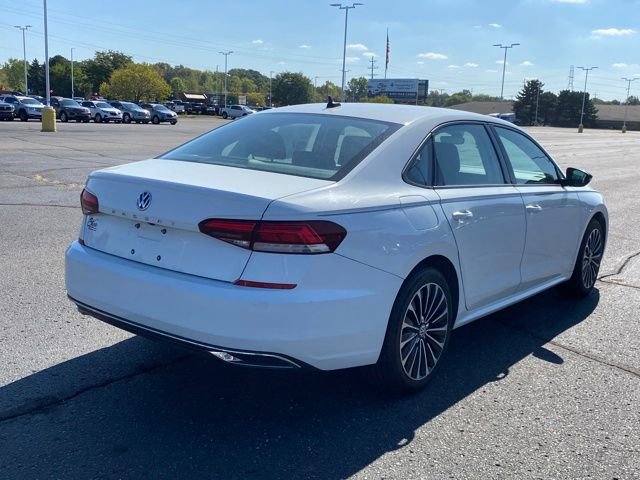 2022 Volkswagen Passat 2.0T Limited photo 3