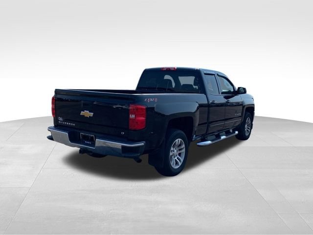 Used 2018 Chevrolet Silverado 1500 LT with VIN 1GCVKREH4JZ358699 for sale in Flint, MI