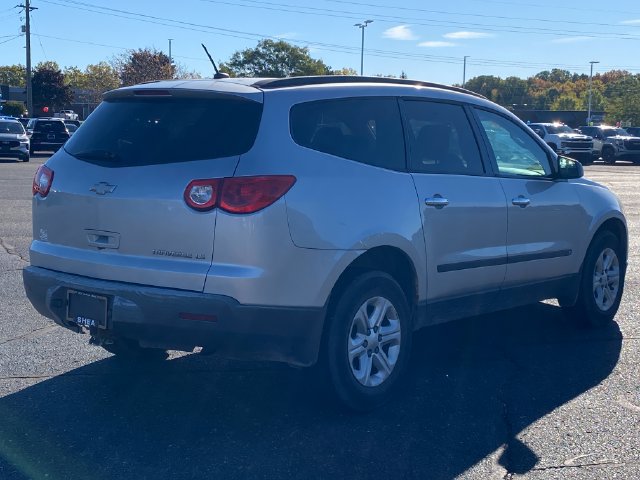 Used 2010 Chevrolet Traverse LS with VIN 1GNLREEDXAS137617 for sale in Flint Township, MI