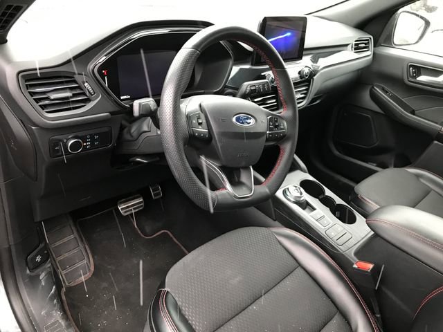 2023 Ford Escape ST-Line photo 2
