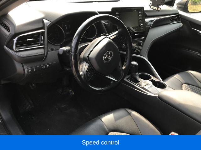 2022 Toyota Camry SE photo 3