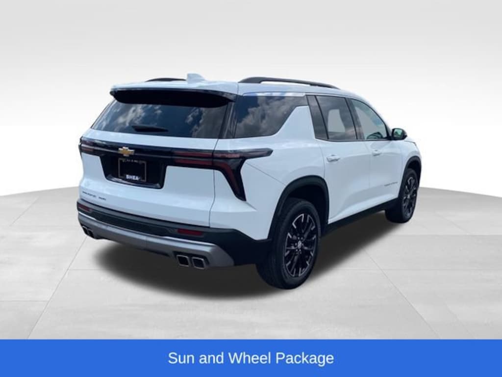 Used 2025 Chevrolet Traverse LT SUV
