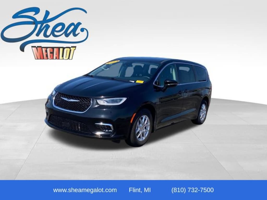Used 2024 Chrysler Pacifica Touring L